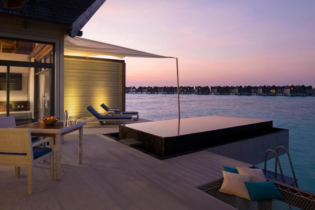 Overwater Pool Villa Lagoon