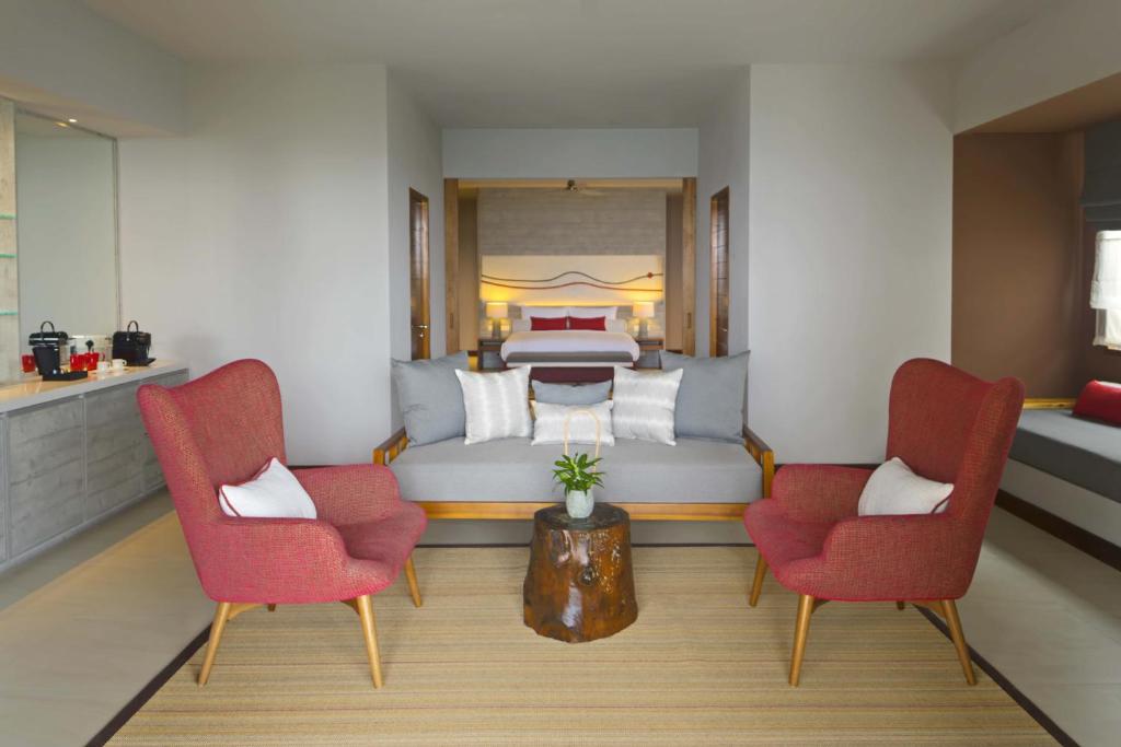 Beach Suite with Pool Image