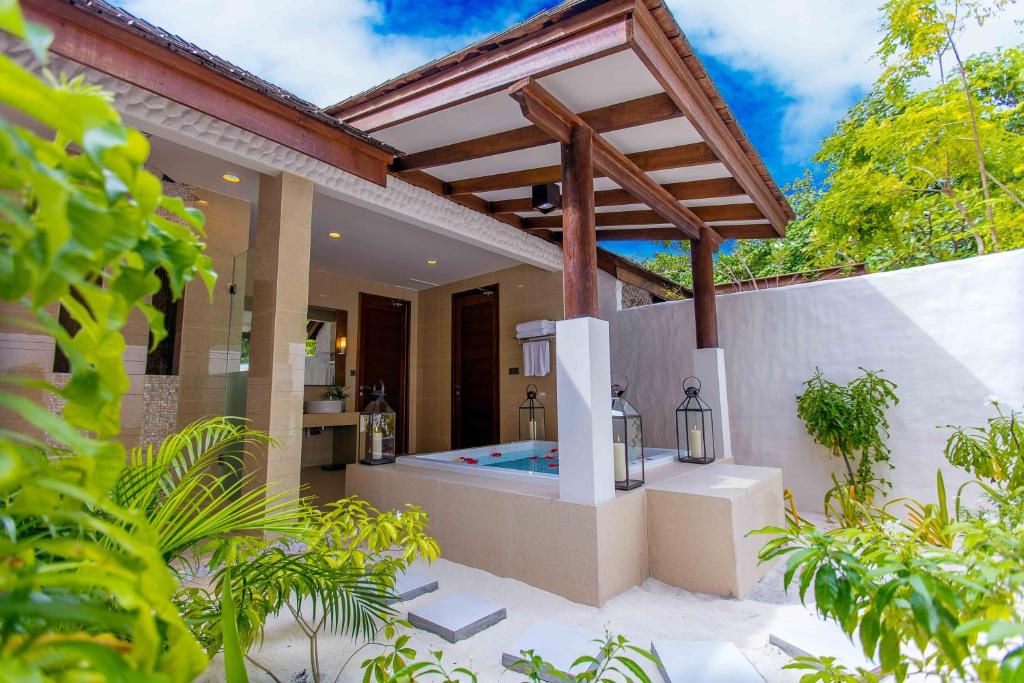 Deluxe Sunset Beach Villa with Lap Pool